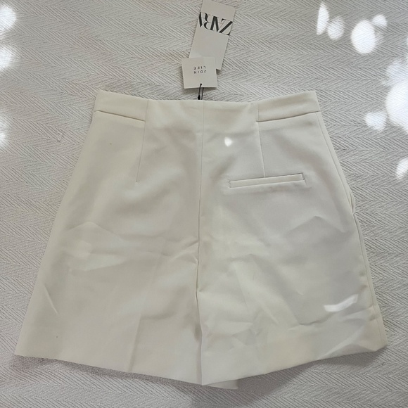 Zara high waisted shorts white with gold buttons - Picture 4 of 6